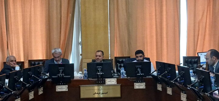 تعیین تکلیف بانک‌های ناتراز، مطالبه اعضای کمیسیون فرهنگی مجلس در جلسه با وزیر پیشنهادی اقتصاد