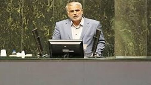 مدعی‌العموم ادعای وزیر سابق اقتصاد را پیگیری کند