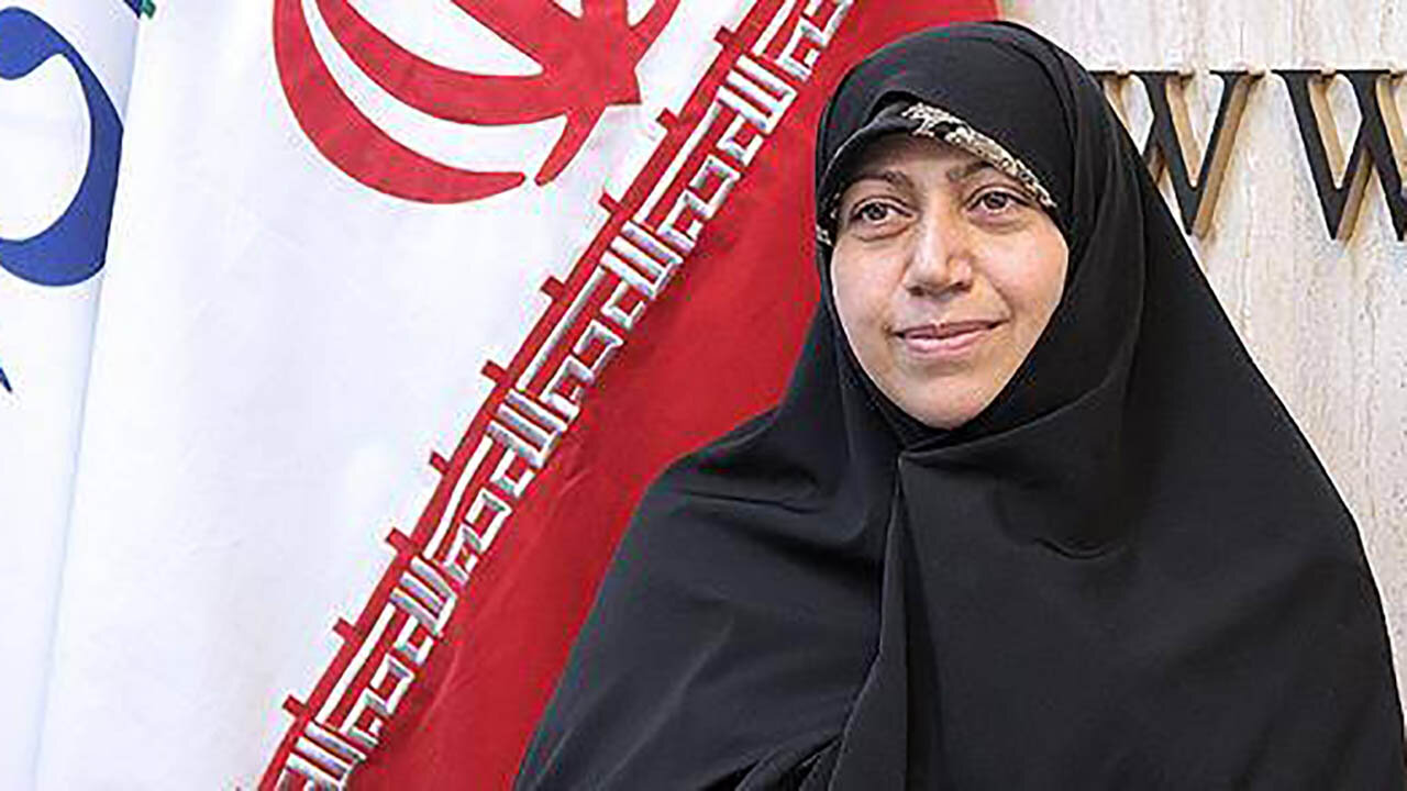 اصلاح نظام بانکی و پایان‌دادن به بنگاه‌داری بانک‌ها، وعده‌های وزیر پیشنهادی اقتصاد/ مدنی‌زاده به ابهامات و مسائل شخصی پاسخ داد