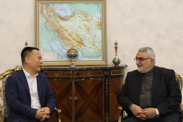 دیدار سر کنسول چین در بندر عباس با  رئیس گروه دوستی ایران