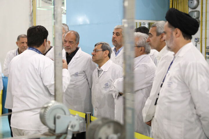 بازدید کمیسیون امنیت از سازمان انرژی اتمی