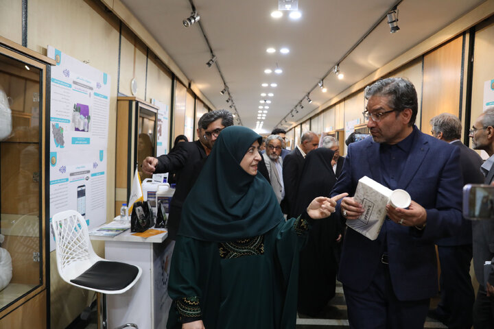 نمایشگاه دستاوردهای پارک های علمی فن آوری در حوزه محیط زیست