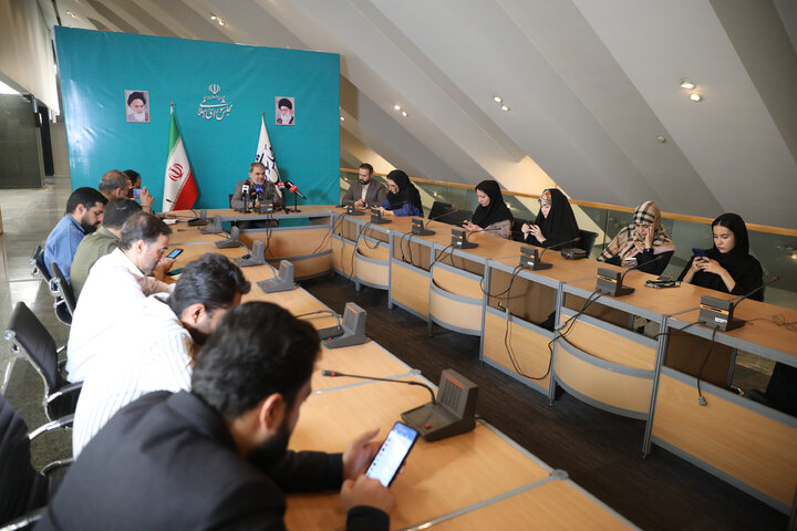 نشست خبری زنگنه