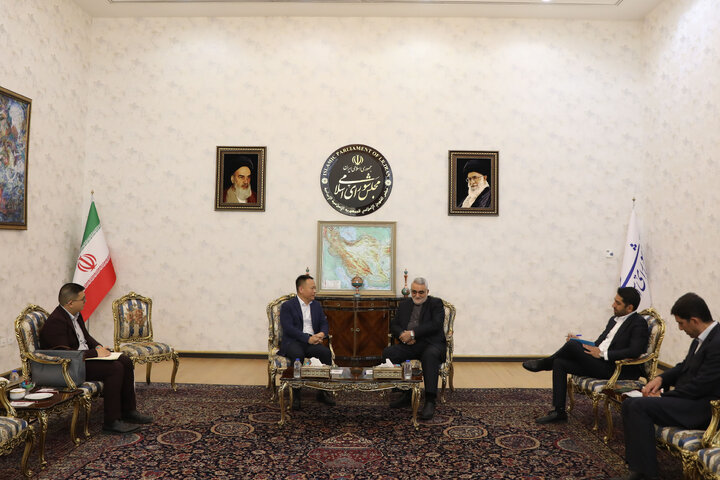 دیدار سر کنسول چین در بندر عباس با علا الدین بروجردی