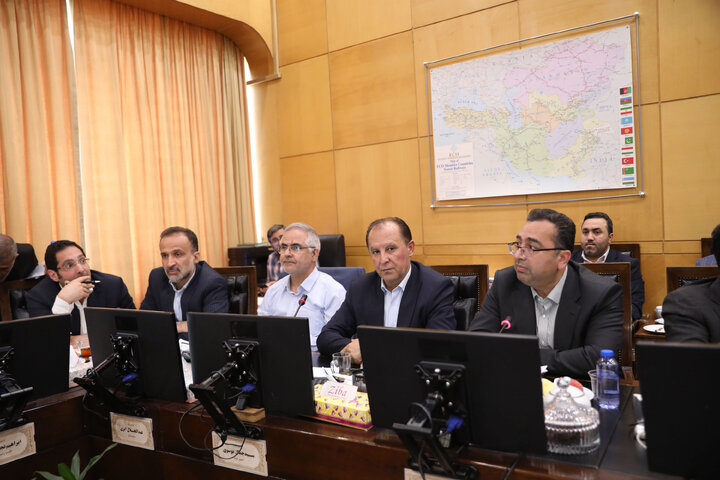 نشست اعضای کمیسیون عمران با حضور وزیر نیرو