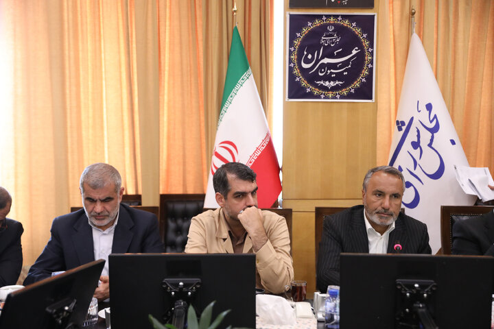 نشست اعضای کمیسیون عمران با حضور وزیر نیرو