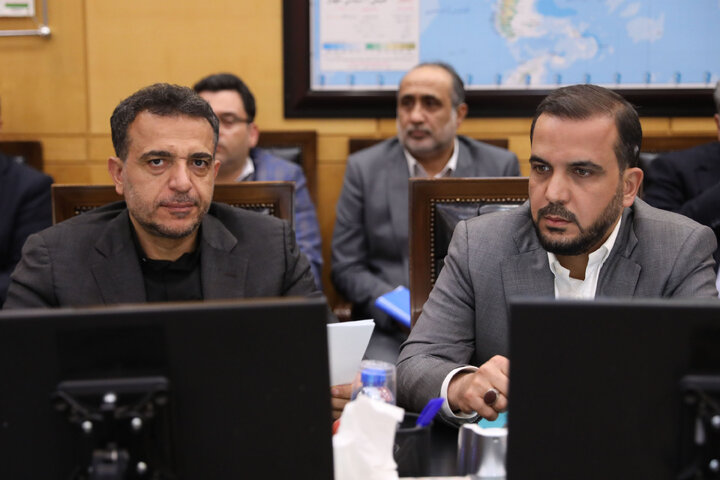 نشست اعضای کمیسیون عمران با حضور وزیر نیرو
