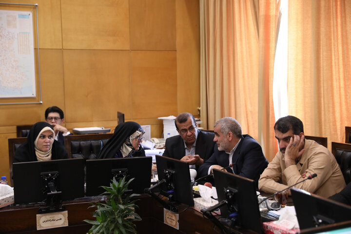 نشست اعضای کمیسیون عمران با حضور وزیر نیرو