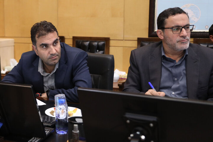 نشست اعضای کمیسیون صنایع با حضور رئیس بانک مرکزی