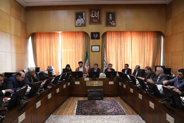 نشست اعضای کمیسیون صنایع با حضور رئیس بانک مرکزی