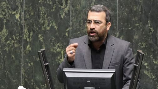 عدهای به جای نقد بیحجابی، به چادر و ارزشهای انقلاب حمله میکنند عدهای به جای نقد بیحجابی، به چادر و ارزشهای انقلاب حمله میکنند