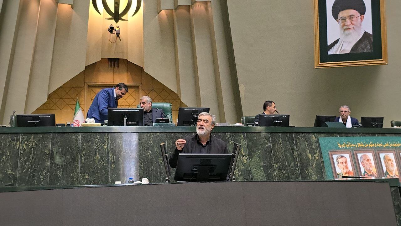 تقاضای اولویت در بررسی لایحه ساماندهی پرنده‌های هدایت پذیر از راه دور و تقاضای دوفوریت طرح تشدید مجازات همکاری کنندگان با دول خارجی تصویب شد