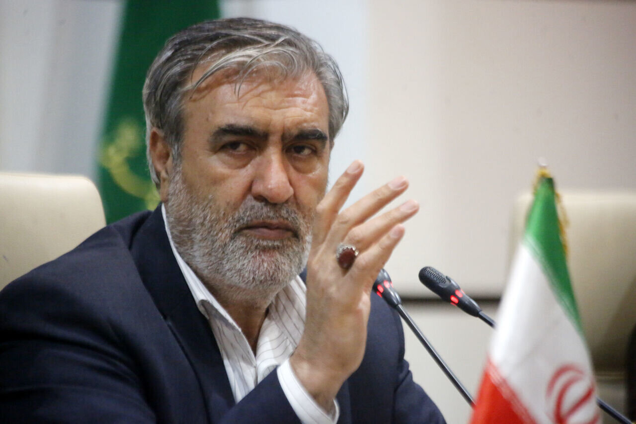 وزیر خارجه در سفر به ژنو حامل پیام بود نه انجام مذاکره/ تا توقف تجاوزات دشمن مذاکره‌ای در کار نیست