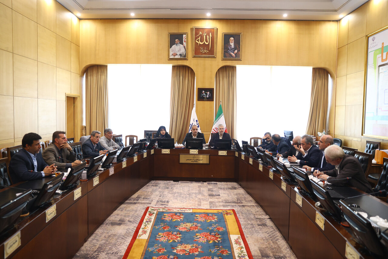 عسگری: وفور کالاهای اساسی در کشور و تولید و توزیع با همکاری دولت و مردم/ معاونان وزارت کشاورزی: ذخایر آرد و تولید گوشت و مرغ بیش از نیاز روز کشور است