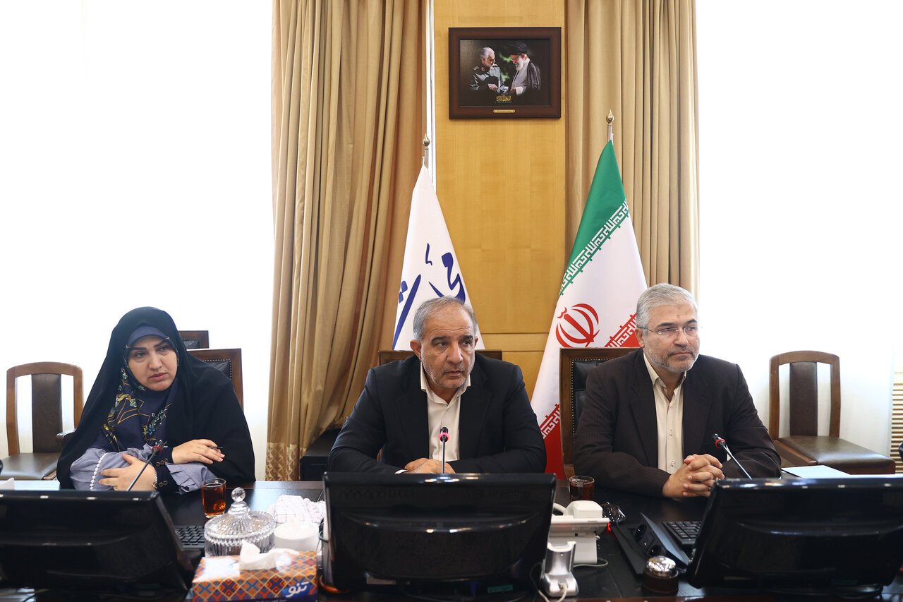 عسگری: وفور کالاهای اساسی در کشور و تولید و توزیع با همکاری دولت و مردم/ معاونان وزارت کشاورزی: ذخایر آرد و تولید گوشت و مرغ بیش از نیاز روز کشور است