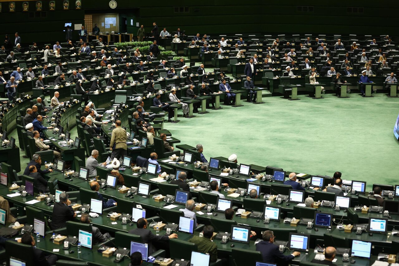 موافقت نمایندگان با بررسی اولویت دار طرح الزام دولت به تعلیق همکاری با آژانس بین المللی انرژی اتمی