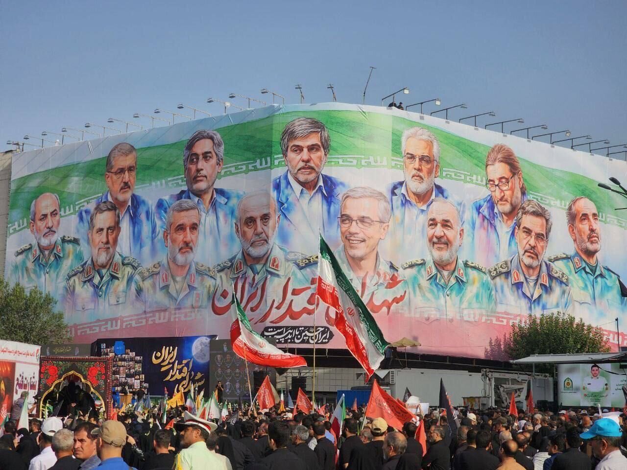 مراسم تشییع پیکر شهدای اقتدار ایران/ حضور سران قوا در بدرقه سرداران و دانشمندان شهید