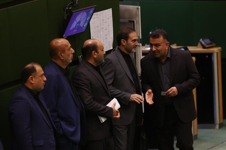 صحن علنی 8 تیرماه مجلس