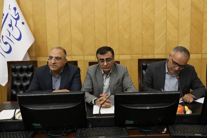 جلسه کمیسیون اقتصادی با حضور وزیر اقتصاد و دارایی و جهاد کشاورزی