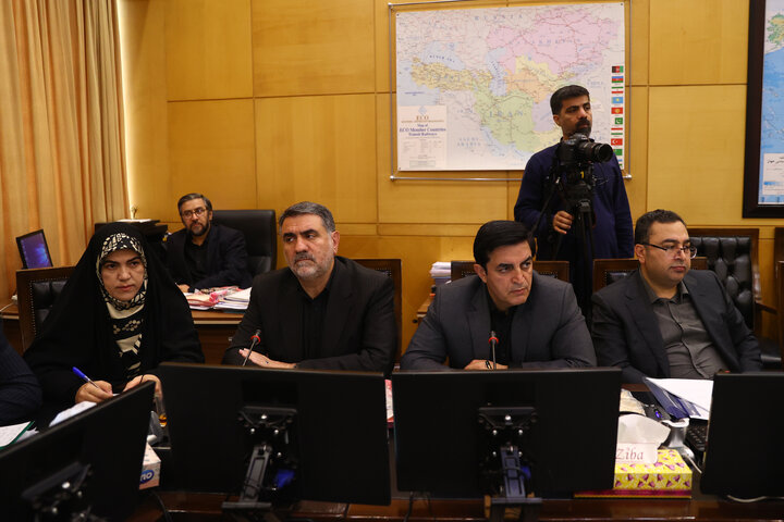 نشست کمیسیون عمران مجلس با حضور وزیر راه و شهرسازی