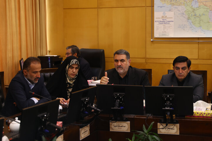 نشست کمیسیون عمران مجلس با حضور وزیر راه و شهرسازی
