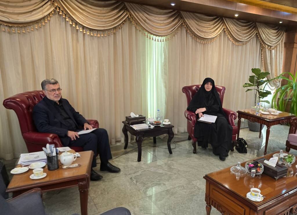 فداکاری کادر درمان در جنگ ۱۲ روزه/ قول وزیر بهداشت برای مقاوم‌سازی بیمارستان فیروزگر و رفع مشکلات حوزه بهداشت پردیس