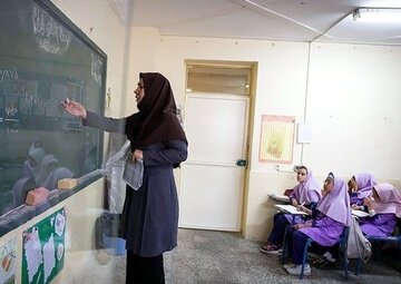 بلاتکلیفی معلمان نهضتی و پیش‌دبستانی باید امسال پایان یابد