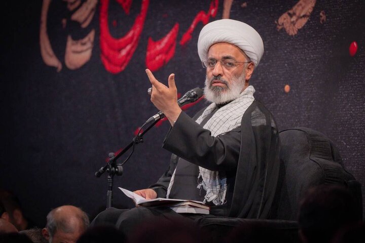 حضور دکتر قالیباف در مراسم عزاداری شب هفتم محرم هیئت مکتب‌الزهرا (س)