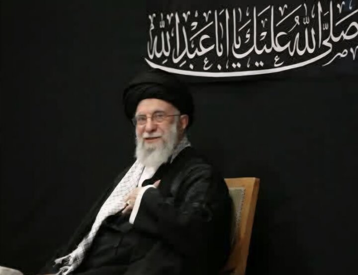 حضور رهبر انقلاب در مراسم شب عاشورای حسینی جلوه اقتدار فرمانده کل قوا بود