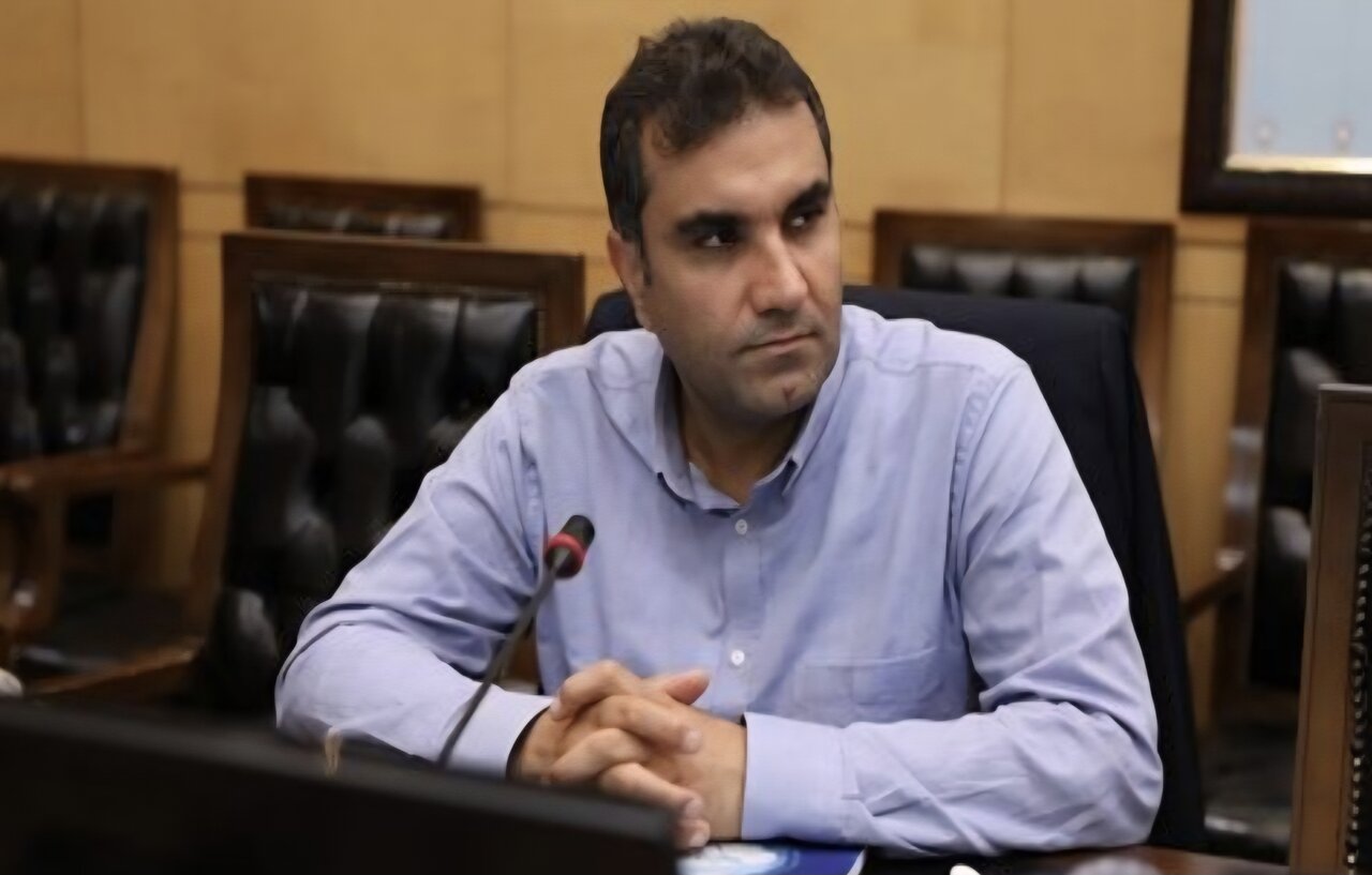 انتقاد از گرانی خودرو/تداوم بی توجهی وزیر صمت به استفاده از ابزار نظارتی منتهی می شود