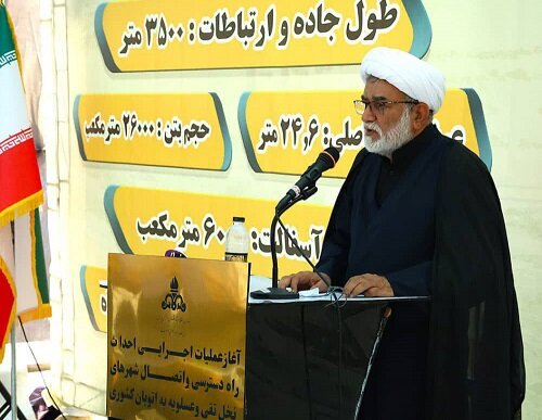 موسی احمدی گفت: احداث جاده دسترسی شهرهای نخل تقی و عسلویه به اتوبان کشوری اقدامی بسیار مهم است