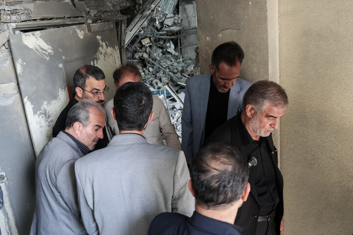 بازدید اعضای کمیسیون امور داخلی کشور از مناطق آسیب دیده از جنگی تحمیلی 12 روزه