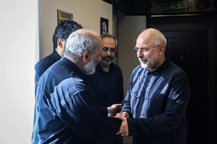 حضور دکتر قالیباف در منزل شهیدان طهرانچی، شادمانی و حاجی‌زاده