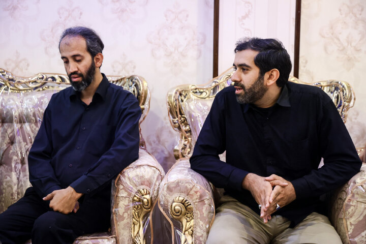 حضور دکتر قالیباف در منزل شهیدان طهرانچی، شادمانی و حاجی‌زاده