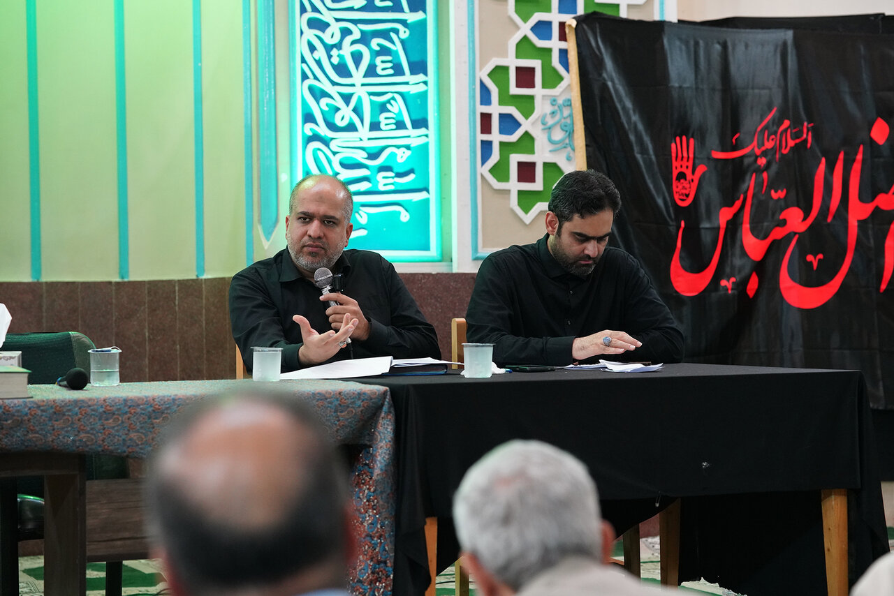 دیدار صمیمی با اهالی شهرک اکباتان و بررسی مشکلات منطقهای / از پیگیری گلایه مردم از عملیات عمرانی پل شهید ستاری تا هشدار درباره نفوذ دشمن