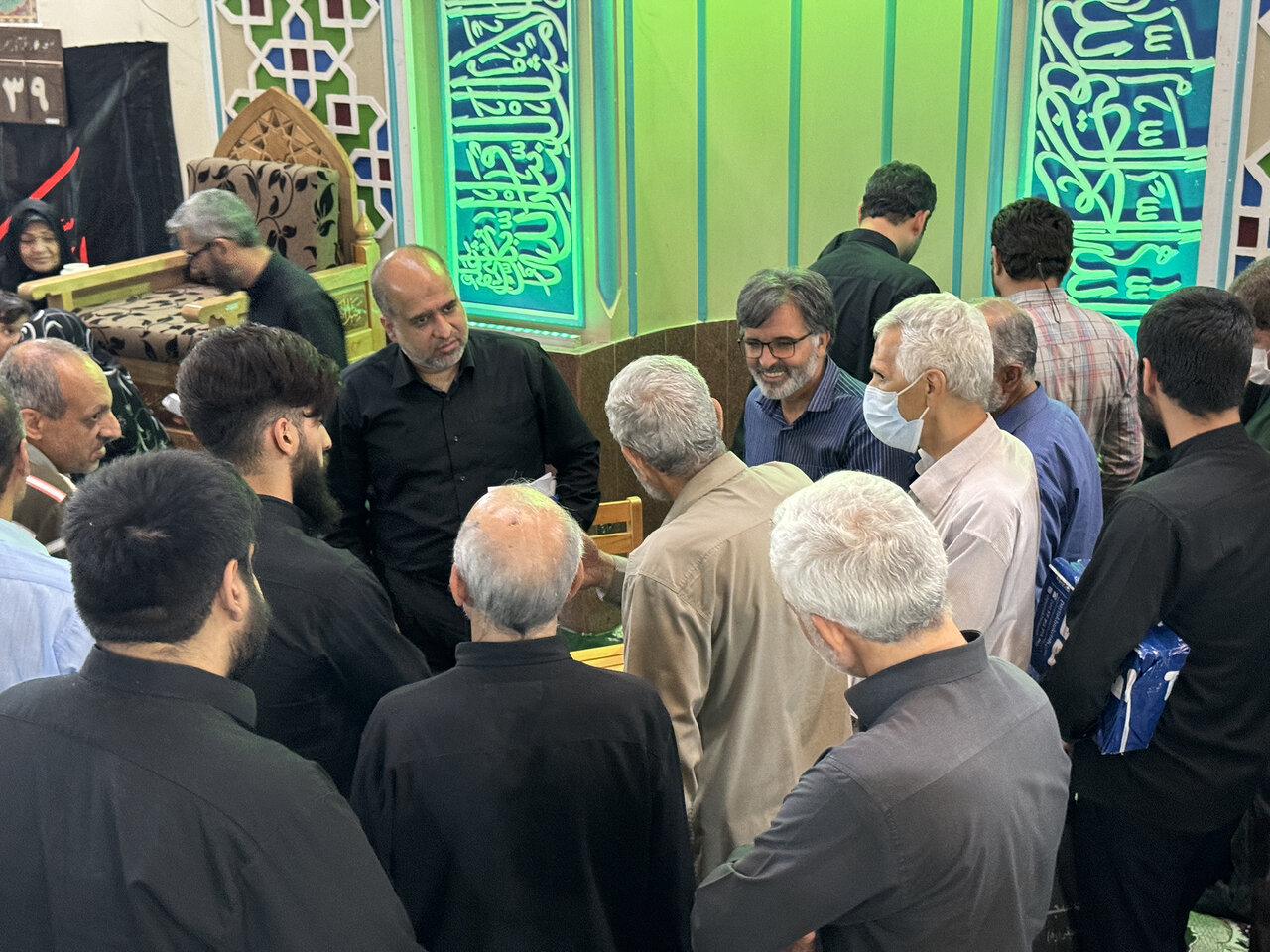 دیدار صمیمی با اهالی شهرک اکباتان و بررسی مشکلات منطقه‌ای / از پیگیری گلایه مردم از عملیات عمرانی پل شهید ستاری تا هشدار درباره نفوذ دشمن