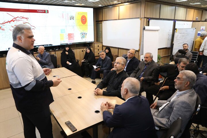 بازدید نمایندگان مجمع استان تهران از ستاد بحران شهرداری