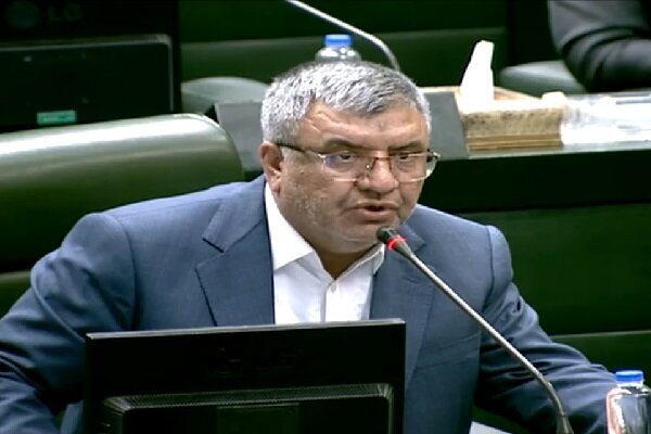 قطعی ۱۲ ساعته برق سردخانه‌های ایرانشهر را در فصل برداشت خرما به تعطیلی کشانده است
