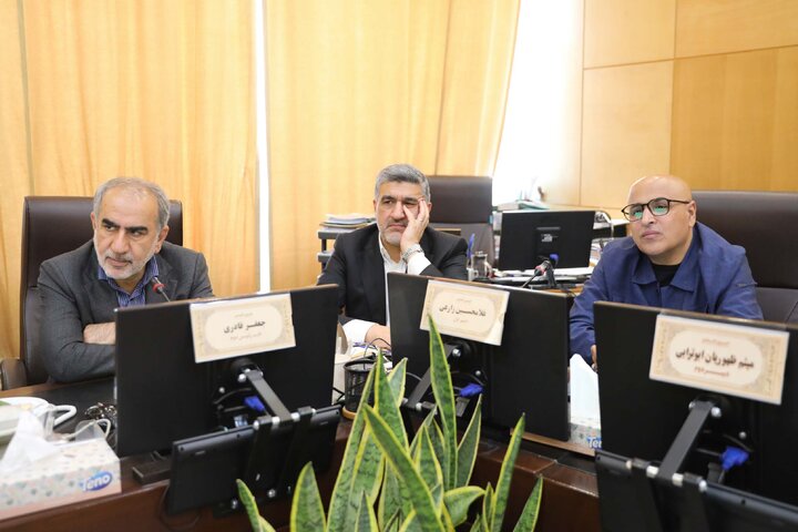 نشست کمیسیون اقتصادی با حضور وزیر اقتصاد