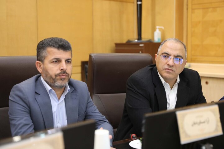 نشست کمیسیون اقتصادی با حضور وزیر اقتصاد
