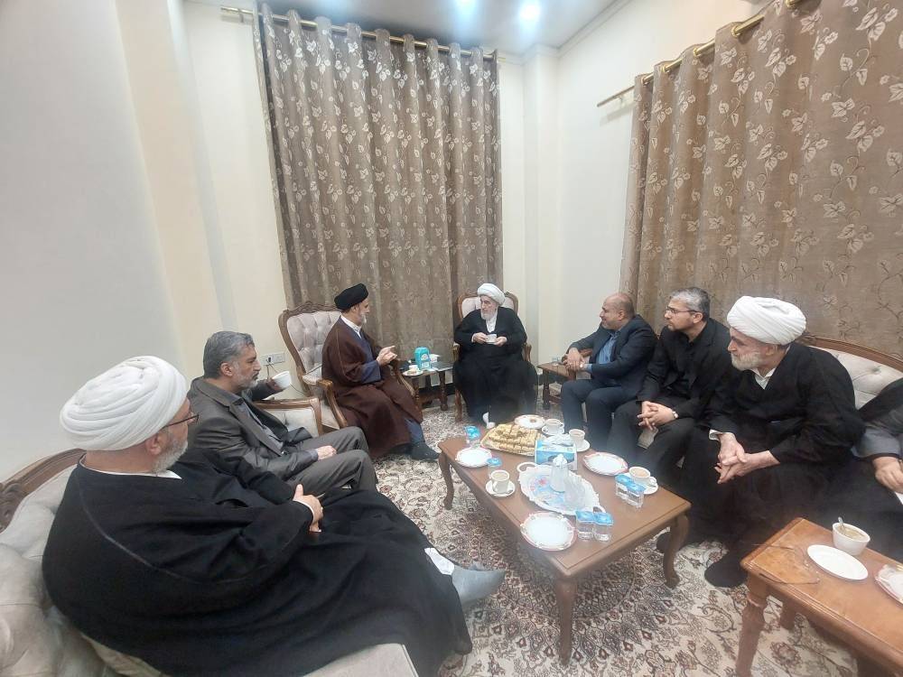 حضور هیات پارلمانی ایران در نجف اشرف/ اعلام همبستگی سران عشایر با نظام جمهوری اسلامی