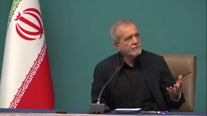 اولویت سیاست خارجی ما تقویت ارتباط با همسایگان است/ هیچ قدرتی نمی‌تواند مردم متحد و همراه را زمین‌گیر کند