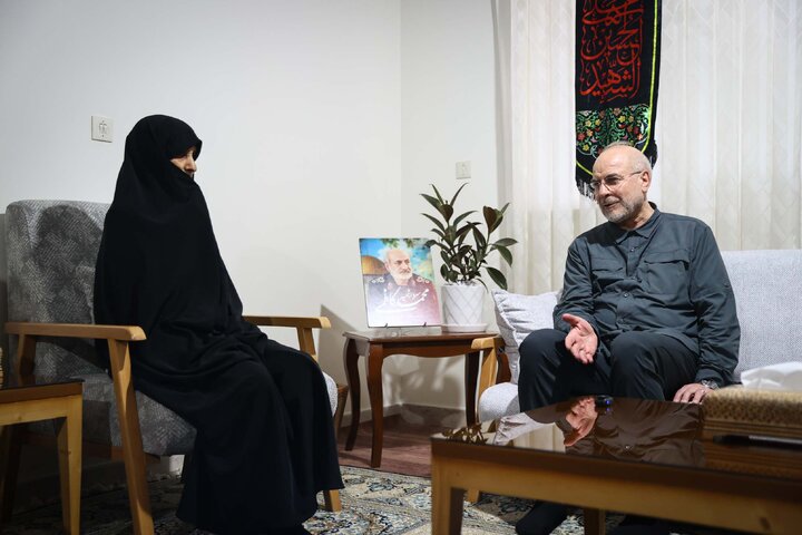 حضور دکتر قالیباف در منزل سرلشکر شهید محمد کاظمی