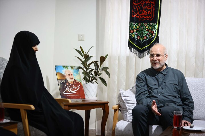 حضور دکتر قالیباف در منزل سرلشکر شهید محمد کاظمی
