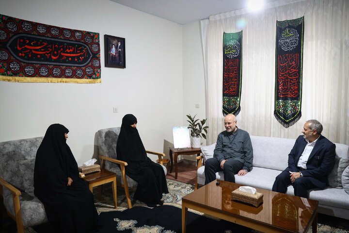حضور دکتر قالیباف در منزل سرلشکر شهید محمد کاظمی
