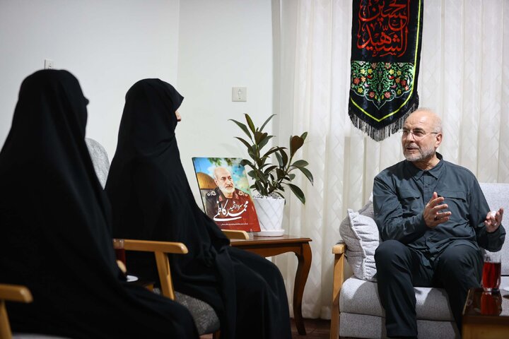 حضور دکتر قالیباف در منزل سرلشکر شهید محمد کاظمی