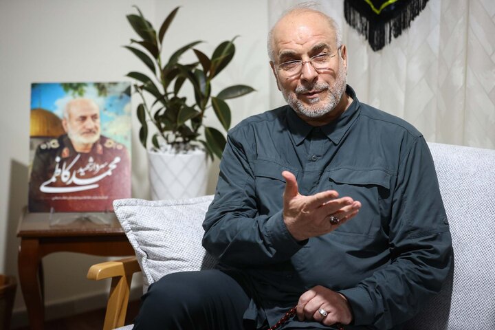 حضور دکتر قالیباف در منزل سرلشکر شهید محمد کاظمی