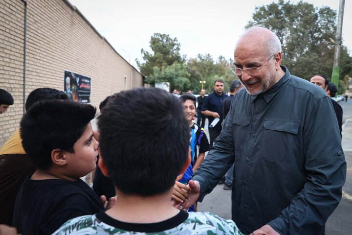 حضور دکتر قالیباف در منزل سرلشکر شهید محمد کاظمی