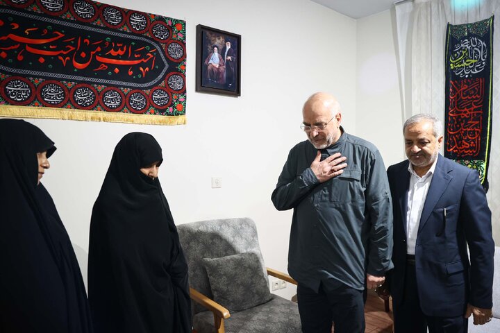 حضور دکتر قالیباف در منزل سرلشکر شهید محمد کاظمی