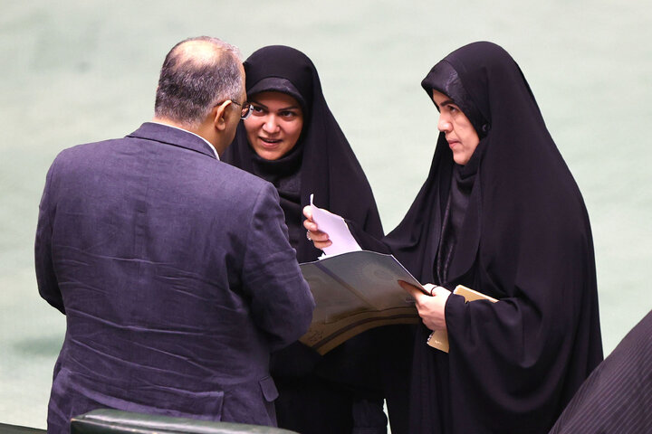 نشست علنی یکشنبه 5 مرداد ماه ۱۴۰۴ مجلس شورای اسلامی